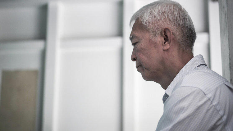  医生：人过五十，身体频繁出现这六个警示，建议及时休息，别大意 