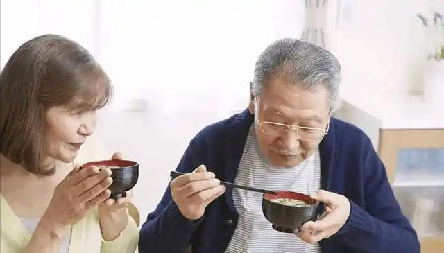 “血压”最怕的4种蔬菜，建议：中老年人要多吃，稳定血压少生病