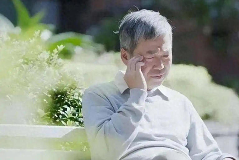 阿尔茨海默症患者增多，医生忠告：50岁以后最好摒弃4个坏习惯