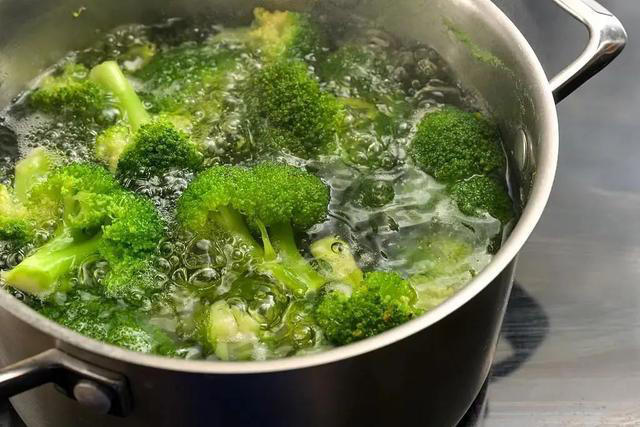吃这6类食物前，一定要记得焯水！转发学起来→
