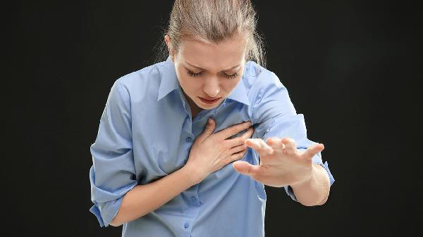 提醒：乳腺癌可自检！若有这些表现，警惕是乳腺癌的征兆