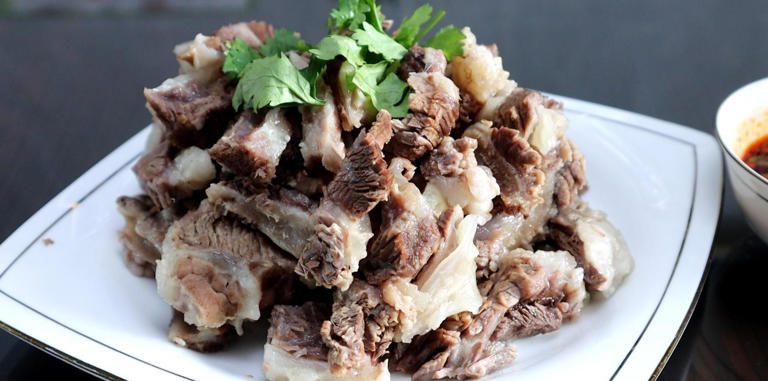 清炖牛肉最好吃的做法，牛肉汤鲜肉嫩，一次炖一锅不够吃