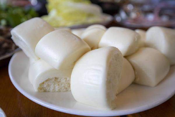 医生强调：人过中年，宁可在家啃馒头，也不要随意吃这3种食物