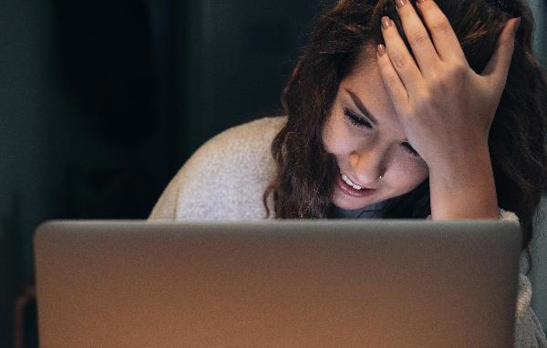 加速女人衰老的行为被发现，熬夜并不在内，这三种行为尽量改正