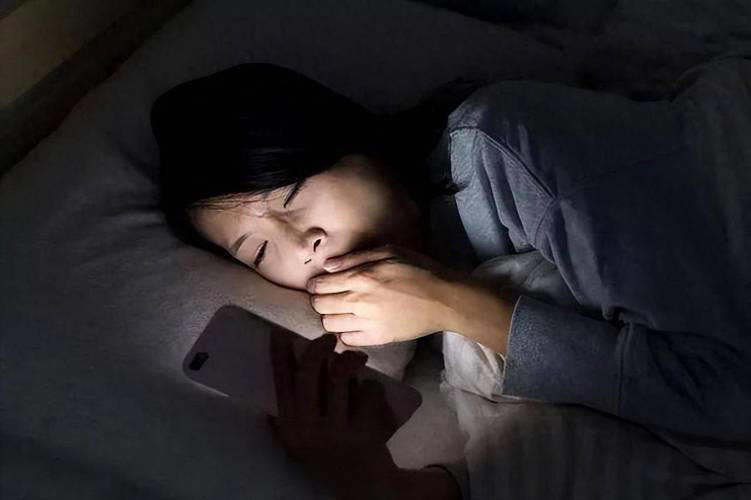 每晚睡满8小时未必最健康？大规模研究揭示不同人最佳睡眠竟差异巨大