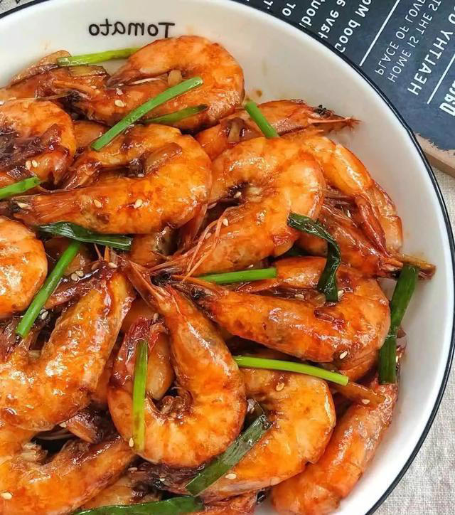 难怪饭店的油焖大虾那么好吃？做法和诀窍告诉你，原来这么简单
