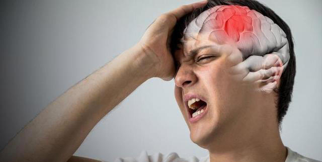 神经内科主任：脑梗最危险信号，不是头晕，而是频繁出现这5异常