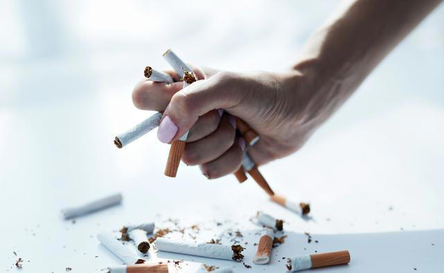 提醒：高血压出现这6种症状，是脑出血信号，有1个都不能疏忽大意