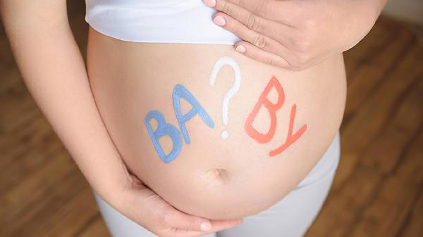 生孩子真的好害怕！自然产、剖腹产，准妈妈将如何选择？