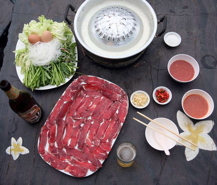 年龄越大应该少吃肉,还是多吃肉?50岁以后,这2种肉尽量少吃点