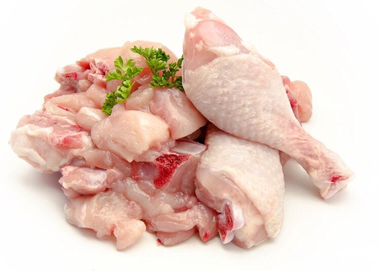 年龄越大应该少吃肉,还是多吃肉?50岁以后,这2种肉尽量少吃点