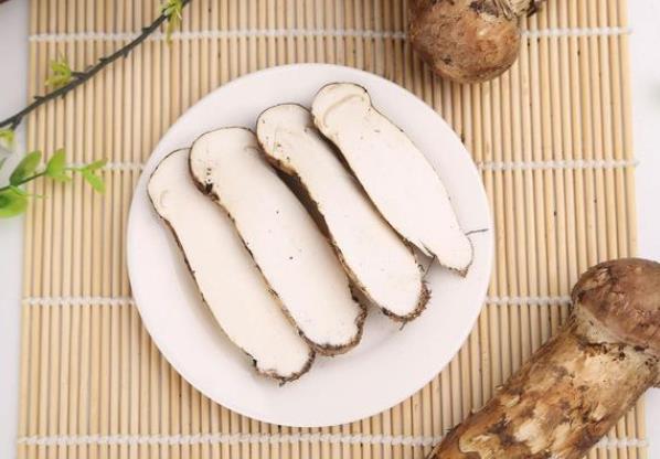 鲜松茸可以生吃吗 生吃松茸中毒怎么回事