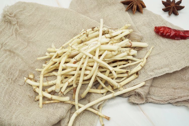 为什么说鱼腥草是“害人草”？常吃有肾毒还致癌？告诉你真相