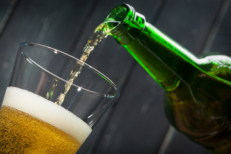 假酒中毒，会出现什么症状？爱买酒的人来看看