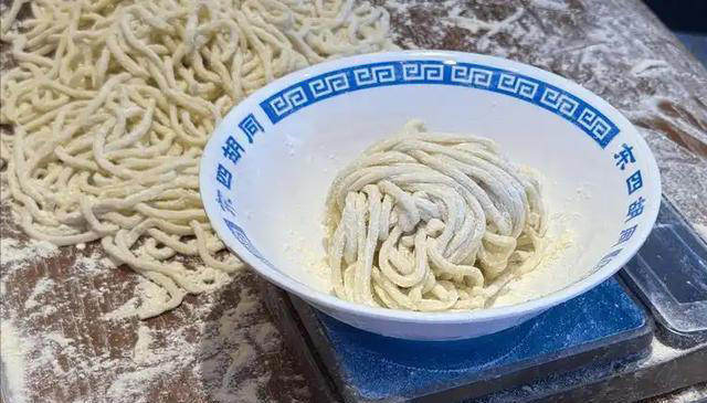 早餐为什么不建议吃面条？医生：不止面条，这4种食物，也要少吃