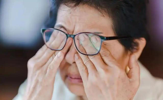 提醒：高血压最危险信号，不是头晕头痛，而是频繁出现这4种异常