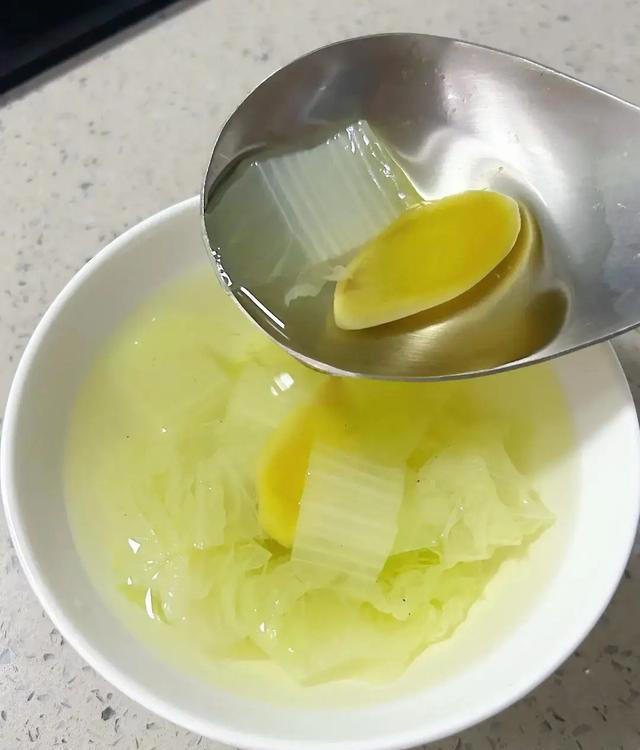 中国4大“通便”食物，香蕉排第三！第一名我们天天见，却很少吃
