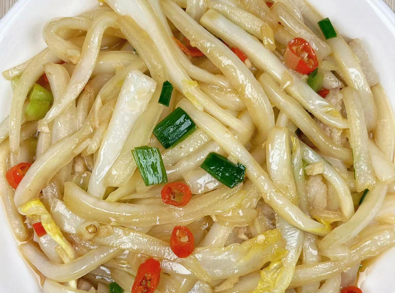 家里必备的5道家常菜，荤素搭配老少皆宜，口感鲜香，美味诱人！