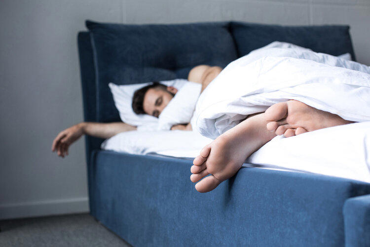 睡眠影响寿命长短！不同年龄每天睡多久最好？一篇文章告诉你