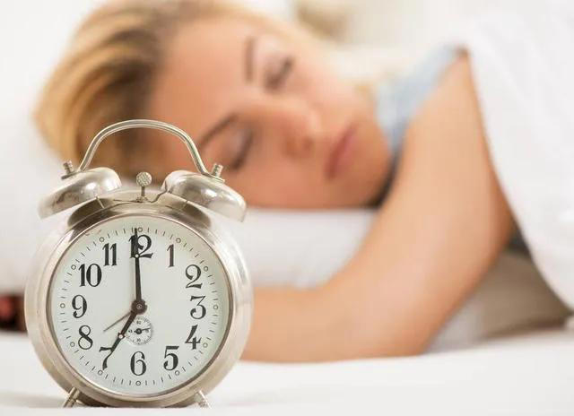 睡眠好不好的4个指标，你知道吗？比睡够8小时更重要的是这一点。