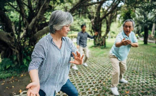 最适合中老年人吃的食物排行榜公布，牛奶倒数第1，鸡蛋第4