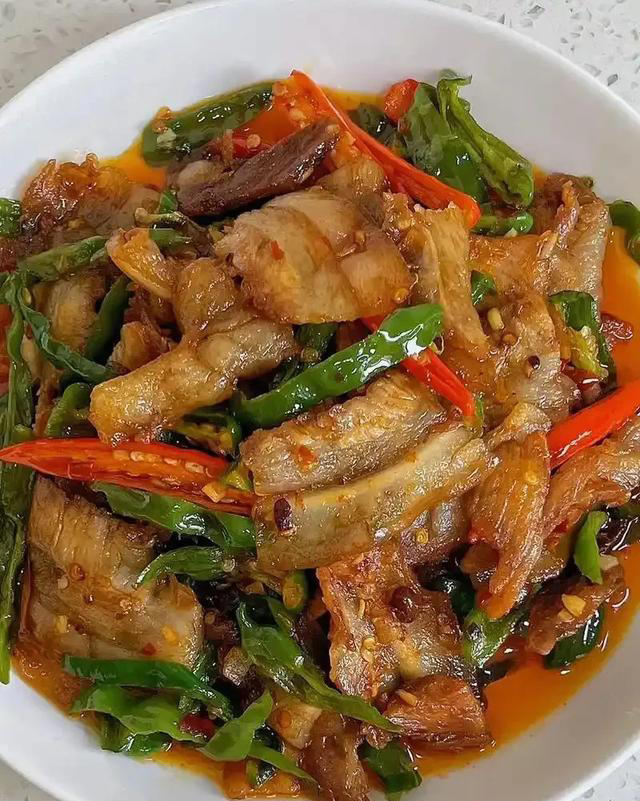 立夏后要“养骨”!少吃萝卜白菜,多吃8种,腿脚轻快,活力满满