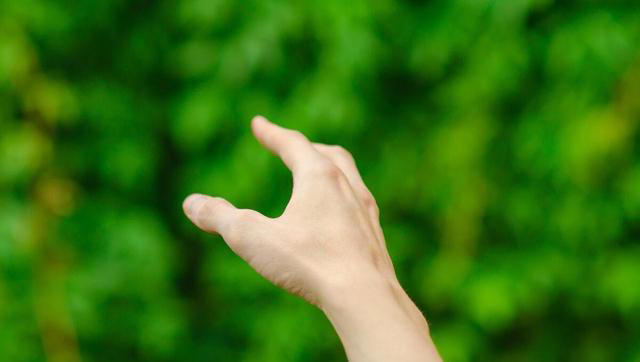 肾不好，看手就知道！手上出现这6种情况，可能是肾损伤的信号