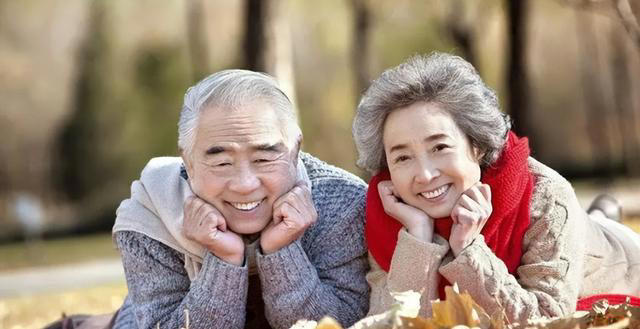 人的衰老并不是匀速，研究者发现：这三个年龄段老的最快
