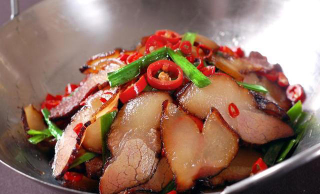 50岁女子因挑食躲过脑梗，医生夸奖：这三样食物挑得好，不吃才对