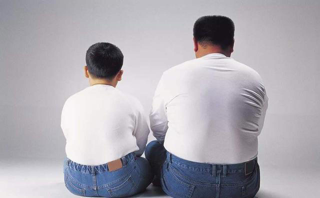 为何有的人手臂“青筋暴起”，而有的人几乎看不到，哪个更健康？