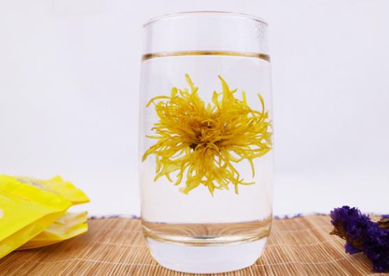 喝菊花茶拉肚子是怎么回事 性寒 过量喝刺激肠胃 脾胃虚寒禁喝