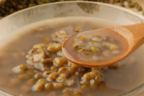 绿豆粥的热量是多少 吃绿豆粥的4大好处