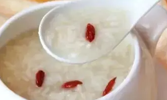 喝酒不能开车怎么办？喝蜂蜜水可以快速解酒吗？