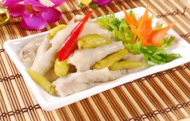 泡椒凤爪自己怎么做？吃泡椒凤爪会上火吗？