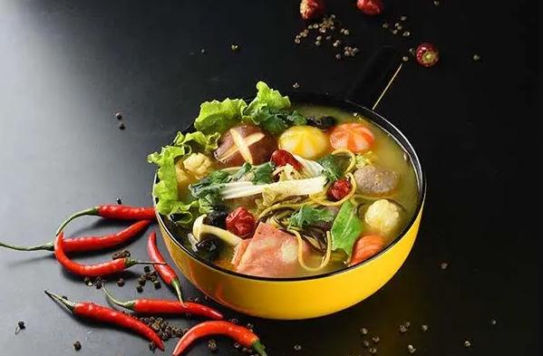 麻辣烫的汤汁怎样做？麻辣烫里都有什么食材？