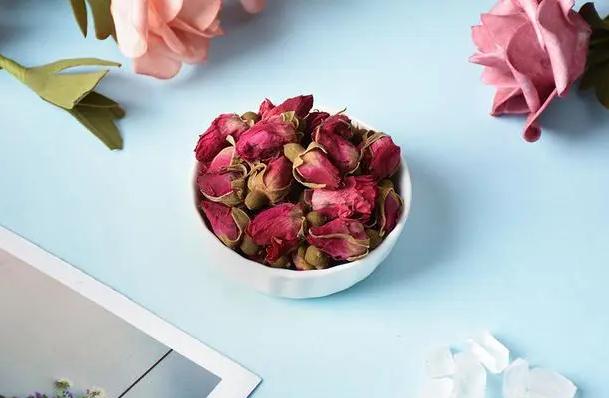 喝玫瑰花茶禁忌有哪些?玫瑰花茶可以丰胸吗?