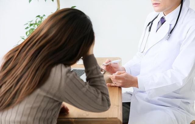女性更年期“刚开始”和“快结束”，分别有啥表现？建议了解一下
