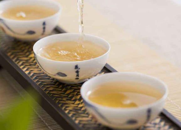 喝老白茶会上火吗