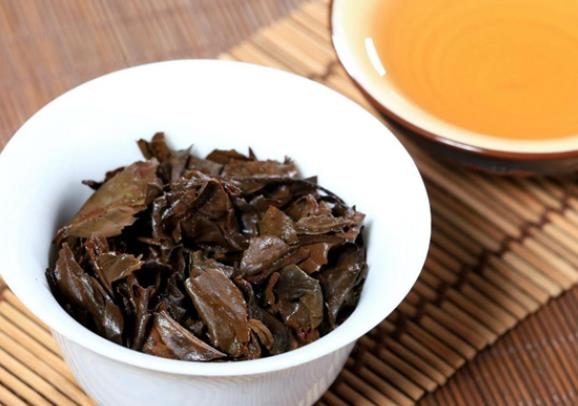 老白茶性寒还是性温 经过时间沉淀从凉性变温性