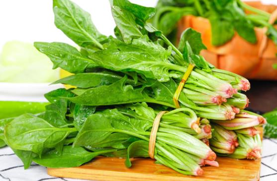 吃菠菜注意什么 需沸水烫软 避免吃黄豆豆腐