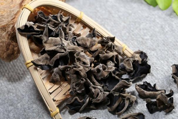 木耳泡好捞出能放多久？黑木耳煮熟能放多久？