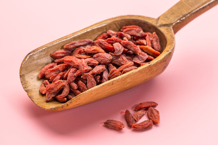 枸杞是干吃好，还是泡水好？终于给出答案了！
