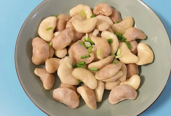 菱角怎么煮？煮菱角要放盐