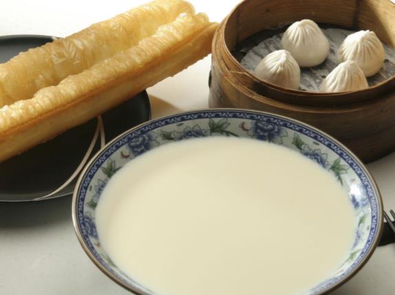 豆浆喝多了会上火吗 富含植物性蛋白 忌过量