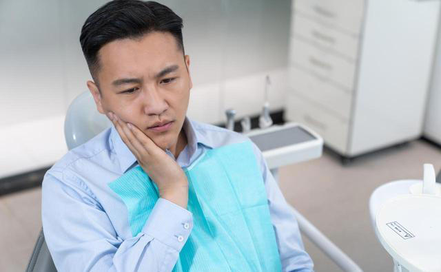 心内科主任：心梗最危险信号，不是胸痛，而是频出现这4种异常
