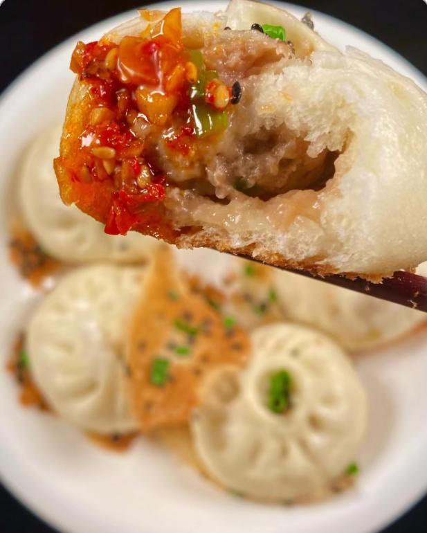 水煎包，外皮酥脆，內馅柔软，学会都可以开店了