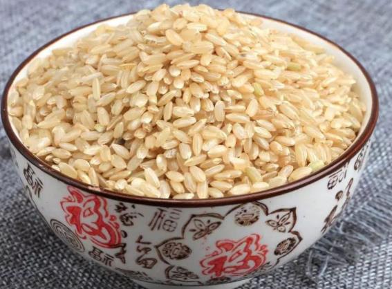 糙米饭的营养价值与功效 减弱饥饿感加速排便减肥