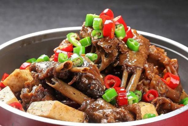 鹅肉的营养价值有哪些？鹅肉的功效与作用有哪些？