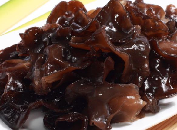 吃木耳能减肥吗 膳食纤维素促进胃肠肠道蠕动排毒