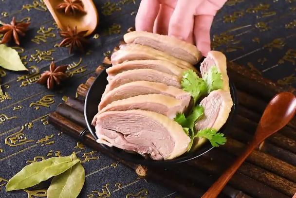 鸭肉是红肉还是白肉？鸭肉禁忌搭配有哪些？